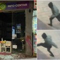 VIDEO Na Božić demoliran izlog Prajd Info Centra u Beogradu: Maskirani napadač nogom šutirao u staklo dok ga nije razbio