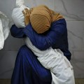 Fotografija Palestinke s telom devojčice u naručju osvojila nagradu World Press Photo