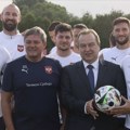 Ministar Dačić posetio orlove pred put u Nemačku: „Pobede krepe duh cele nacije“ (foto)