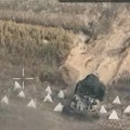 (Video) "druga Ukrajinska invazija": Objavljen snimak na kom Ukrajinci prave prolaz kroz minsko polje da se probiju u Kursk…