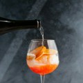 Volite Aperol Spritz? Evo kako da ga “prepravite” u koktel sezone