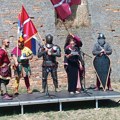 Srpski srednjevekovni festival na Petrovaradinskoj tvrđavi, obratio se Đurđev: "Da vidimo kako su naši preci živeli" (video)…