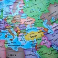„Skaj njuz”: EU razmatra lokaciju za mogući sastanak Zelenskog, Putina i Trampa