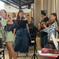 Jelena Đoković u šortsu i papučama na predavanju: Uhvatili smo Novakovu ženu u Beogradu - Kosu vezala u rep, bez trunke šminke…