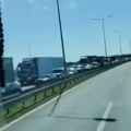 Prvi snimci sa auto-puta, kolone kilometarske: Lančani sudar u smeru od Niša ka Beogradu, pogledajte mesto sudara (video)