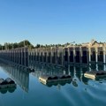 Puštena u rad prva plutajuća solarna elektrana sa uspravnim panelima