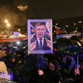 "Kreda revolucija" drma slovačku: Masovne proteste pokrenuo đak, jedna kap prelila čašu: Može li Fico da preživi talas pobune?!…