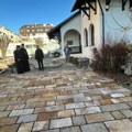 Naša je dužnost da svetinju održavamo: Radovi na uređenju ulaza u Hram Svete Trojice u Gornjem Milanovcu