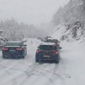 Zapad Srbije po snegom: Oprez u vožnji čuva živote