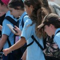 Poljska planira da zabrani mobilne telefone u školama za mlađe od 16 godina