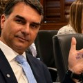 Flávio Bolsonaro vodi nakon prvog kruga izbora u Brazilu