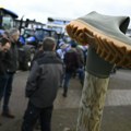 Nezadovoljstvo paora se ne stišava: Poljoprivrednici u Francuskoj drugi dan blokiraju autoputeve oko Pariza, u Belgiji drugu…