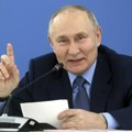 Putin: Sankcije protiv Karlsona pokazale bi pravo lice liberalne diktature u SAD; Za Rusiju je bolje da Bajden bude predsednik