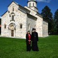 Zijade sa igumanom Savom Janjićem: Šefica Unmika posetila manastir Visoki Dečani