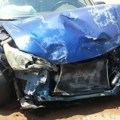 Teška nesreća kod Zrenjanina: Vozilo u potpunosti uništeno, delovi rasuti po livadi