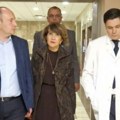 Đurić posetio klinički centar, zahvalio lekarima koji ulažu napore da sačuvaju živote povređenih