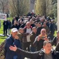 Građani Šapca pretili i vređali dopisnika RTS-a i novinarku Glasa Podrinja na protestu ispred Gradske kuće