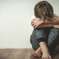 „Ispisala sam dete iz škole jer godinu dana trpi nasilje. Imaju sertifikat škola bez nasilja, a zataškavaju ovakve slučajeve“…