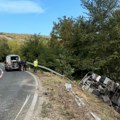 Šleper sleteo s puta i prevrnuo se u jarak