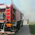 Goreo automobil u širem centru Čačka: "Odjednom je buknuo veliki plamen"!