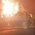 Brutalan napad na rusku rafineriju: Razbuktao se ogroman požar, spasioci stigli na lice mesta, onda usledio novi udar (video)