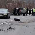 Težak udes više vozila kod Ovčar banje: Otpao točak, srča po putu, saobraćaj u prekidu