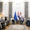 Vučić sa funkcionerima opštine Obrenovac koji su juče gađani jajima: Svaki akter nasilja biće u uhapšen i odgovaraće…