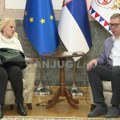 Vučić sa funkcionerima opštine Obrenovac koji su juče gađani jajima: Svaki akter nasilja biće u uhapšen i odgovaraće…