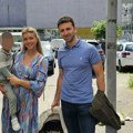 Pobednik Zvezda Granda izveo ženu iz porodilišta! Objavio porodičnu sliku iz doma i poručio: "Novi početak"