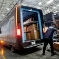 Amazon radi na razvoju robota koji će dostavljati pakete