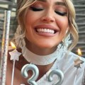 Marija Mikić sama duvala svećice: Proslavila rođendan, a u jeku priča o razvodu njen muž šokirao sve potezom