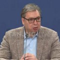 Vučić se obraća u 11 sati: Sinoć se oglasio kratkom porukom, a iz Pionirskog parka se neprekidno orila ova pesma