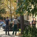 Saznajemo Ovo je BMW iz kojeg je jutros pucano u Zemunu: Pokušao da ubije bivšu, pa pobegao