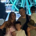 "Popadići na moru": Jelena i Sloba decu odveli na kupanje, pa u luna park: Slika topi i najtvrđa srca (foto)