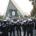 VIDEO Privođenje kod RTS-a, kolonu protiv blokada predvodio premijer Đuro Macut