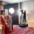 Skandal na izboru za Mis Univerzuma! Takmičarke masovne napustile salu, predsednik ih izvređao pred kamerama (video)