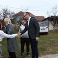 Dvojica sinova se vratila sa Malte da žive na Kosovu i metohiji Srpska lista u poseti osmočlanoj porodici Jović u Ranilugu