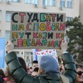 Skup podrške privedenim pazarskim studentima ispred Gradske uprave u Kragujevcu