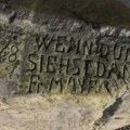 "Ako me vidiš, plači": Iz Elbe zbog suše ponovo izronili "gladni kamenovi"