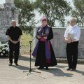 Biskup Mirko Štefković sudjelovao na komemoraciji žrtvama logora Knićanin – Mirko Štefković püspök részt vett a knićanini…