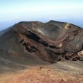 Poremećen aviosaobraćaj na Siciliji: Etna izbacuje dim i pepeo