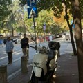 Blokada ispred PMF-a: Nekoliko osoba zaustavilo saobraćaj u centru Beograda