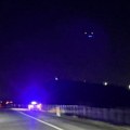 Automobil sleteo sa puta u blizini Leskovca, dve osobe povređene