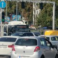 (Foto) Velike gužve u Beogradu: Dve saobraćajne nezgode na Autokomandi napravile kolone vozila