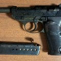 Sa pištoljem, metkom u cevi i još 20 rezervnih uhvaćen u Leskovcu
