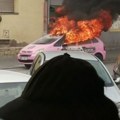 Vatra kuljala kroz prozore i na krov vozila: Zapalilo se taksi vozilo u Kragujevcu