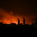 FOTO Požar kod aerodroma na grčkom ostrvu Milos, mobilisane jake vatrogasne jedinice
