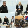 Uživo morate ranije da sazrevate, i da razumete šta se dešava: Vučić razgovara sa omladinom na tribini "Mladi Srbije…