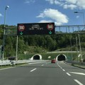 "U svetu se u puteve ugrađuju materijali, kod nas političari": Koliko dajemo na njihovu gradnju?
