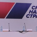 Razbijeni prozori na prostorijama SNS u Šapcu